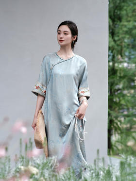 下架|盛唐婧 |提花真丝缎国色天香连衣裙-蓝色