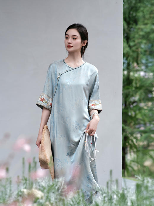 下架|盛唐婧 |提花真丝缎国色天香连衣裙-蓝色 商品图0