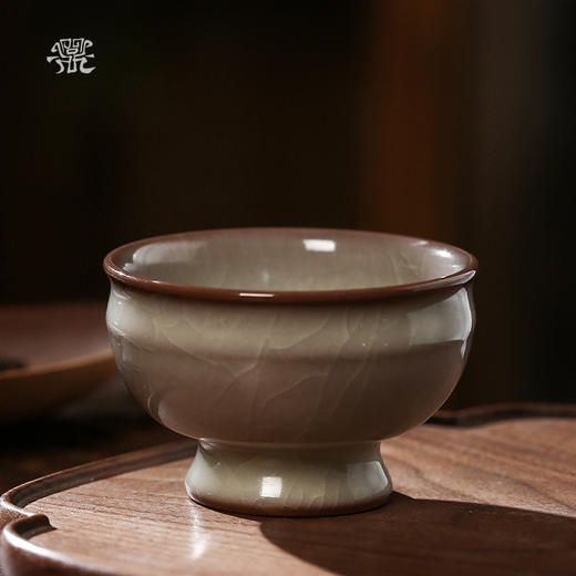 问鼎哥窑致巧款精工束影杯 商品图0