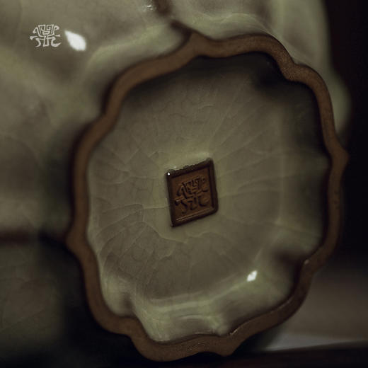 问鼎哥窑宝相盅 商品图4