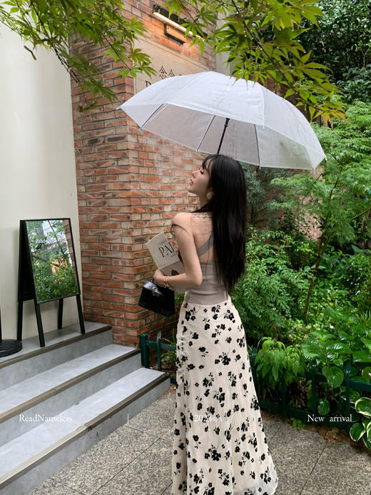 Read Nameless /灰色交叉挂脖吊带+黑色植绒花朵裙 商品图8