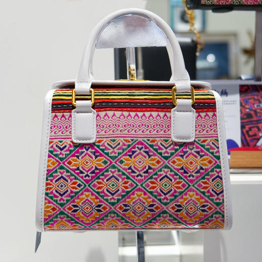 深山集市·数纱绣手提包 商品图1