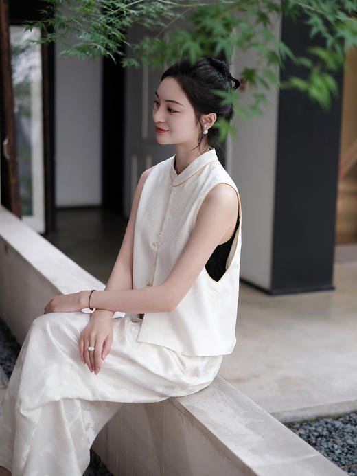 盛唐婧 |真丝花罗芳蝶对襟马甲-白色 商品图7