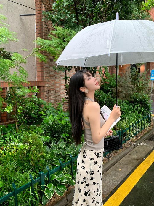 Read Nameless /灰色交叉挂脖吊带+黑色植绒花朵裙 商品图5