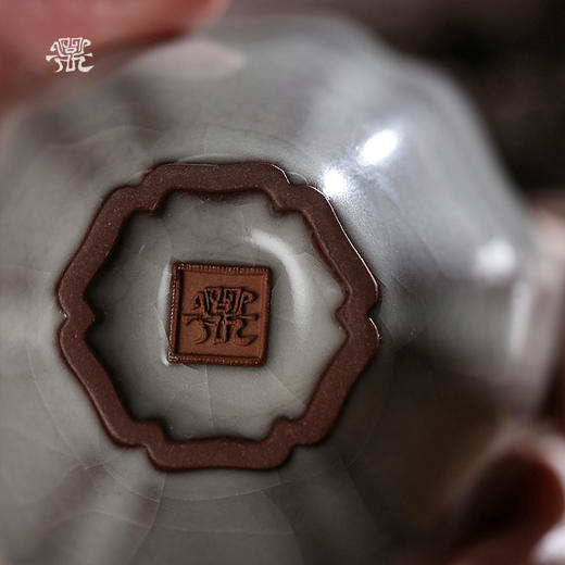 问鼎哥窑致巧款冰棱杯 商品图4