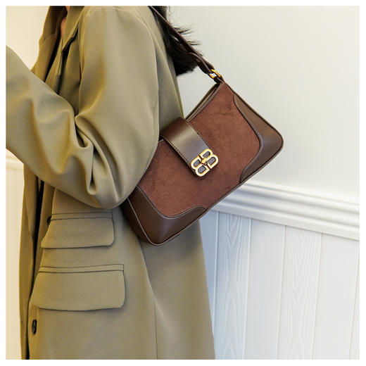 【品牌授权】B家同款腋下包单肩包时装款女包 商品图5