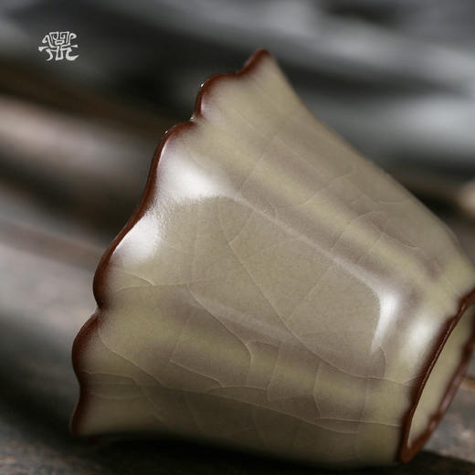 问鼎哥窑致巧款宛芳杯 商品图3