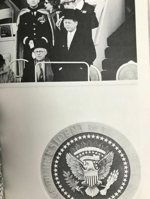 短暂的闪光时刻：缅怀肯尼迪 约百幅插图 精装16开 商品图12