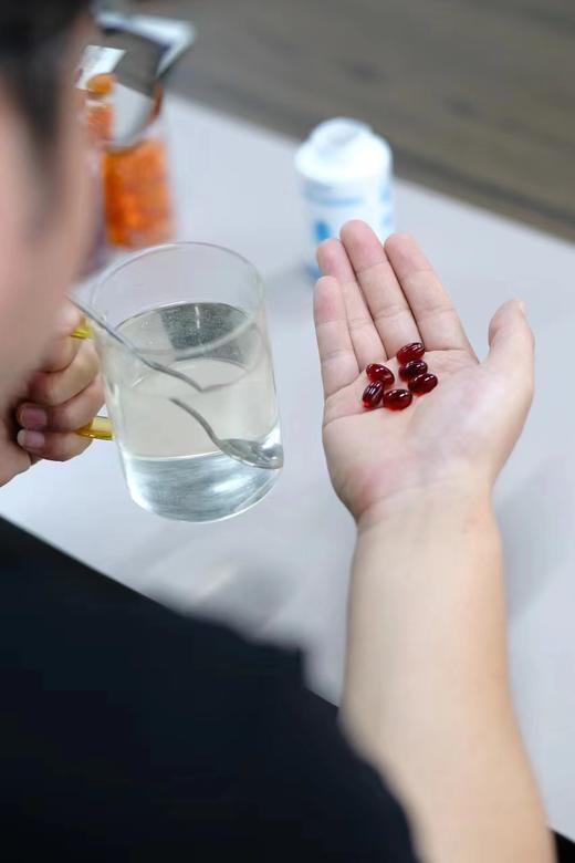 【买二送一】【世界5OO强  南极磷虾油】阿克原料油 1OO%纯油 商品图2