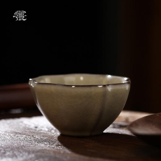 问鼎哥窑致巧款三叶杯（缺货） 商品图0