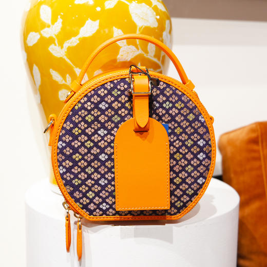 深山集市·棕色数纱绣圆饼包 商品图1