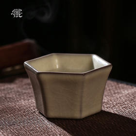 问鼎哥窑致巧款知心杯