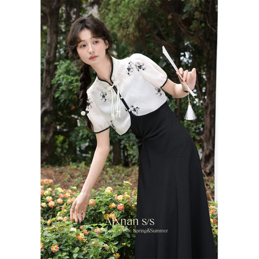 鹿向南《清秋一梦》早春茶歇新中式吊带裙 L35028 商品图1