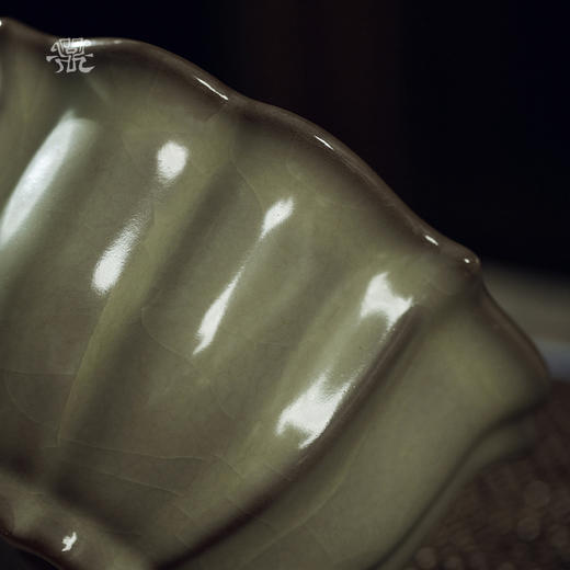 问鼎哥窑宝相盅 商品图3