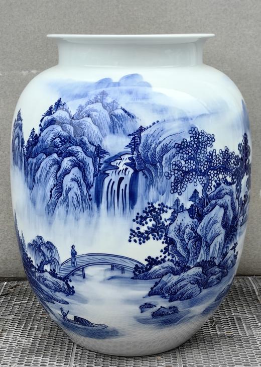 青花源远流长赏瓶 商品图1