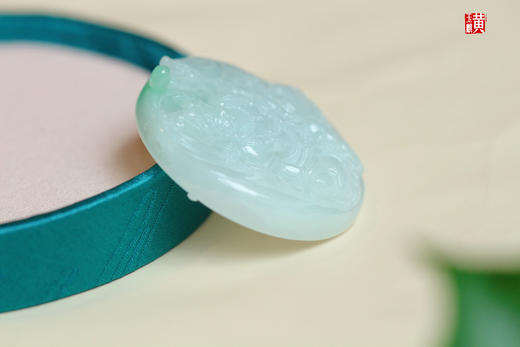 天然翡翠【黄财神】吊坠  配精美挂绳 商品图6