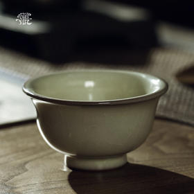 问鼎哥窑致巧款精工压手杯