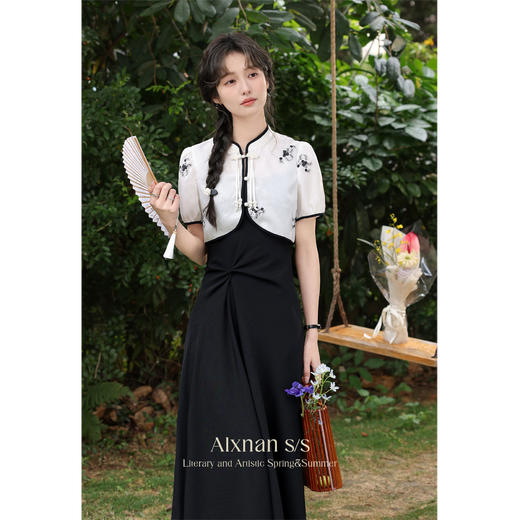 鹿向南《清秋一梦》早春茶歇新中式吊带裙 L35028 商品图0