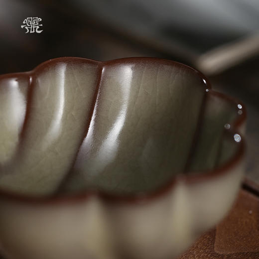 问鼎哥窑致巧款蔷薇杯 商品图2