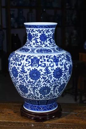 柴窑青花缠枝莲托八宝辅首双耳尊