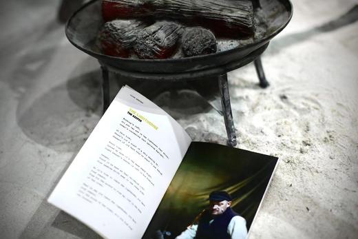 《灯塔》歌词本（中文版/英文版） 商品图2