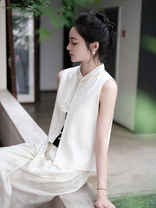 盛唐婧 |真丝花罗芳蝶对襟马甲-白色 商品图5