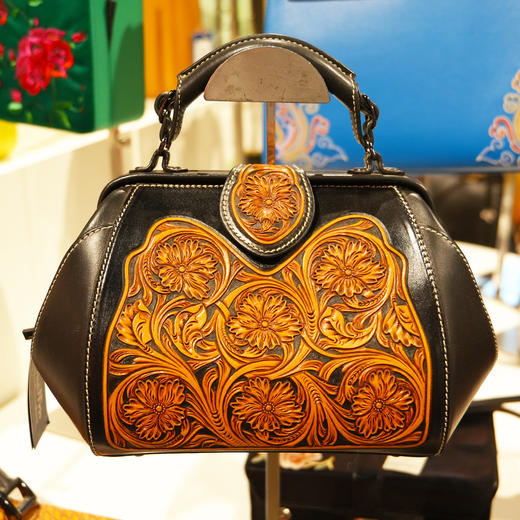 深山集市·黑素雕刻手提包 商品图0