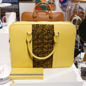 深山集市·数纱绣公文包