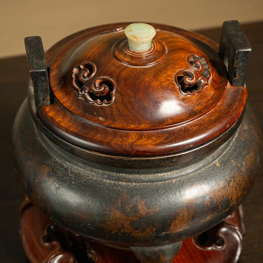 清 铜方耳三足鼎式炉（红木盖座） 商品图2