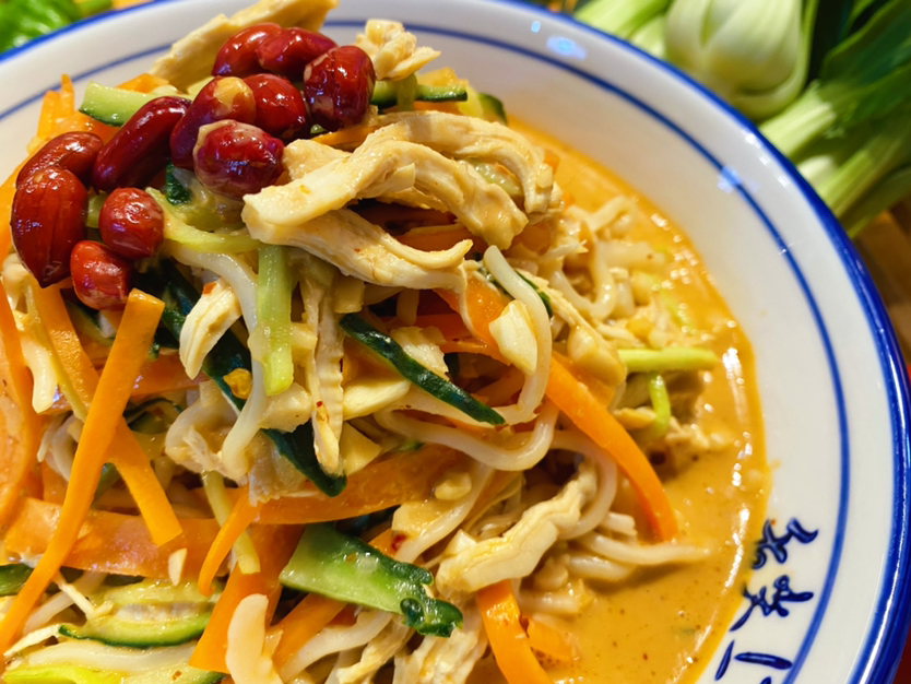 鸡丝凉面 /香浓可口