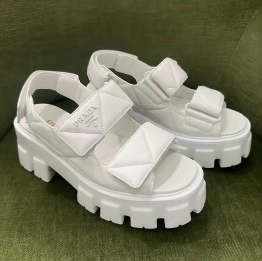 重磅渠道  P加新款  24厚底锯齿轮松糕底凉鞋  羊皮TPU厚底凉鞋 商品图0