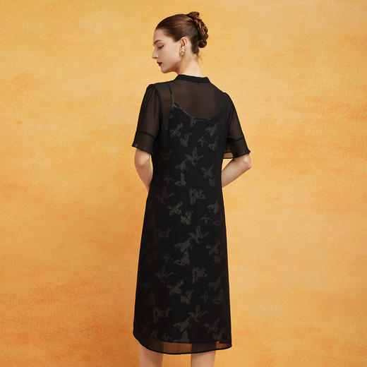 PF8J3斯尔丽2024新款改良版宽松飘逸雪纺薄透配印花内搭两件套连衣裙 商品图1