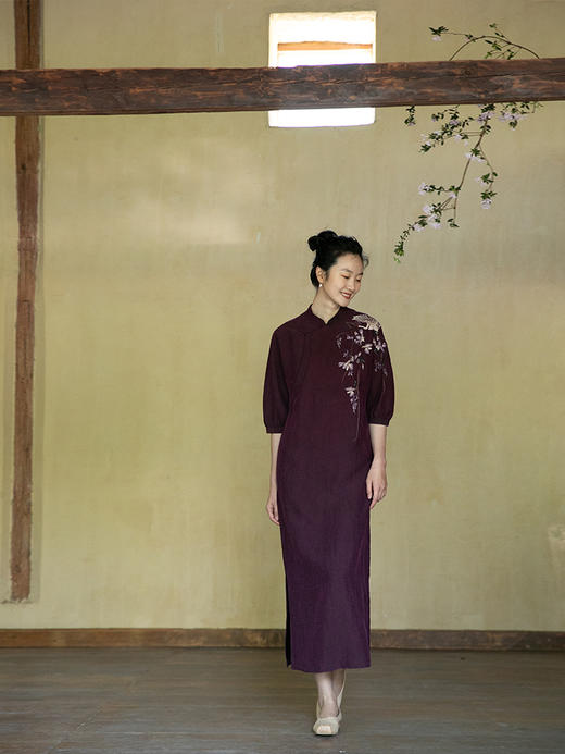 牧衣游原创 手工刺绣紫香云纱连衣裙新款龟裂纹复古改良旗袍 流水 商品图2