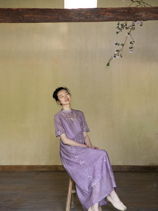 牧衣游原创 炒色丝棉匹绣连衣裙新款减龄禅意文艺气质长裙 月寻人 商品图0