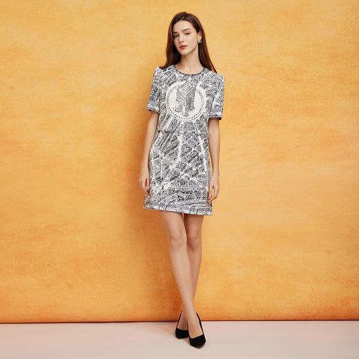 PF8H5斯尔丽2024新款韩版圆领H型显瘦高腰减龄时尚印花连衣裙 商品图3