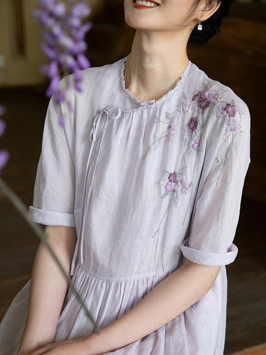 牧衣游原创手工刺绣苎麻连衣裙女新款轻薄紫色新中式长裙 江风梦 商品图1