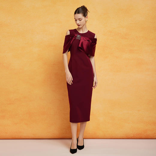 PF8K8斯尔丽2024新款商场同款高级宴会礼服设计感披肩款修身显瘦连衣裙 商品图3