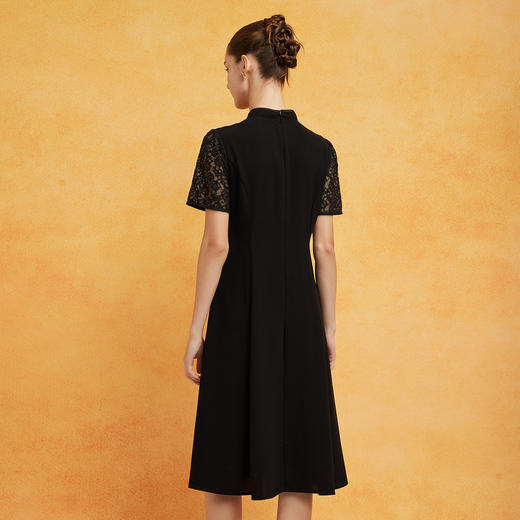 PF8H7斯尔丽2024新款改良国风拼接蕾丝收腰修身放摆连衣裙敬酒盘扣 商品图1