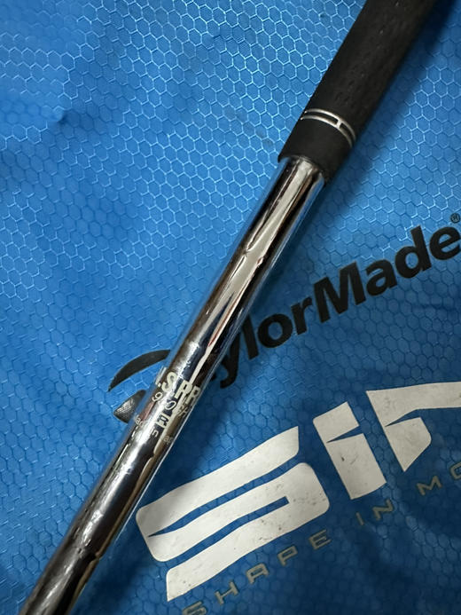 W高尔夫球杆
Titleist710CB铁杆，7号铁单支，杆身950R硬度 商品图3