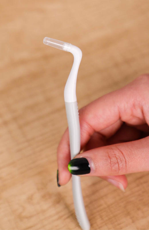 【GRAREY格瑞亚-便携牙缝刷】轻松刷出牙缝隙的污垢，食物残渣等~ 💰39.9元/2盒，一支不到1块钱！！ （共8支手柄+40支替换头） ✅L型+I型双刷型搭配，灵活清洁 商品图3