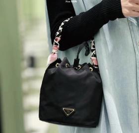 重磅渠道  pr降落伞系列  抽绳水桶包 手提包