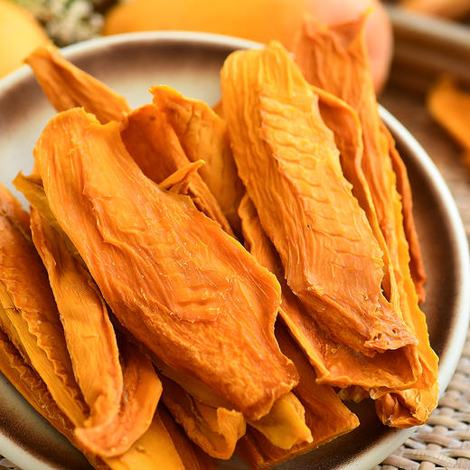 不加糖的「手工芒果干」 配料鲜芒果「一方云拾」新品！当季自然熟品种！拒绝糖精、香精、色素、防腐剂！大大块厚切果干！酸甜软糯有嚼劲！芒果脑袋小心炫上瘾 商品图2