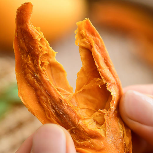 不加糖的「手工芒果干」 配料鲜芒果「一方云拾」新品！当季自然熟品种！拒绝糖精、香精、色素、防腐剂！大大块厚切果干！酸甜软糯有嚼劲！芒果脑袋小心炫上瘾 商品图1