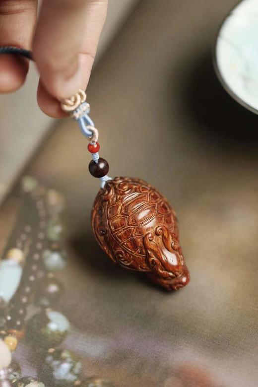 海黄【龙龟】手把件 商品图4