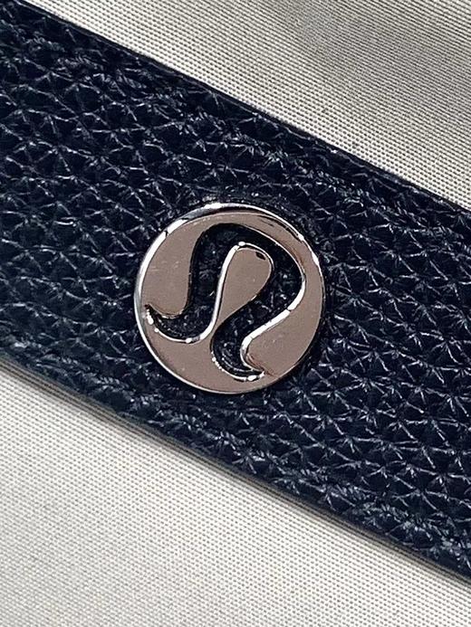 点此购买 lululemon女士休闲百搭双肩斜跨两用包 gx 290192 商品图14