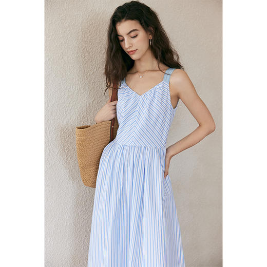 HeyDress宽肩带吊带连衣裙女夏季蓝白条纹吊带裙收腰设计显瘦裙子 商品图1