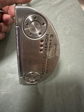 泰勒利斯高尔夫球杆
Titleist Scotty Cameron 3推杆。
尺寸:34磨损
最新款，半圆型，非常平衡，方向准。