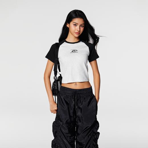 【Achock官方店】潮牌撞色拼接插肩袖短袖高街辣妹露脐短款T恤女 商品图0