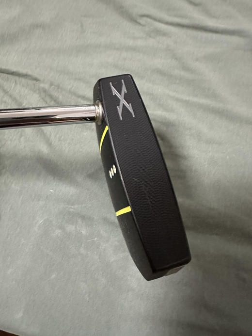 W泰勒利斯高尔夫球杆
Titleist Scotty Cameron 2022 X8推杆。
尺寸:33
最新款，冠军JT 同款，非常平衡，方向准。
原装新款握把 商品图3