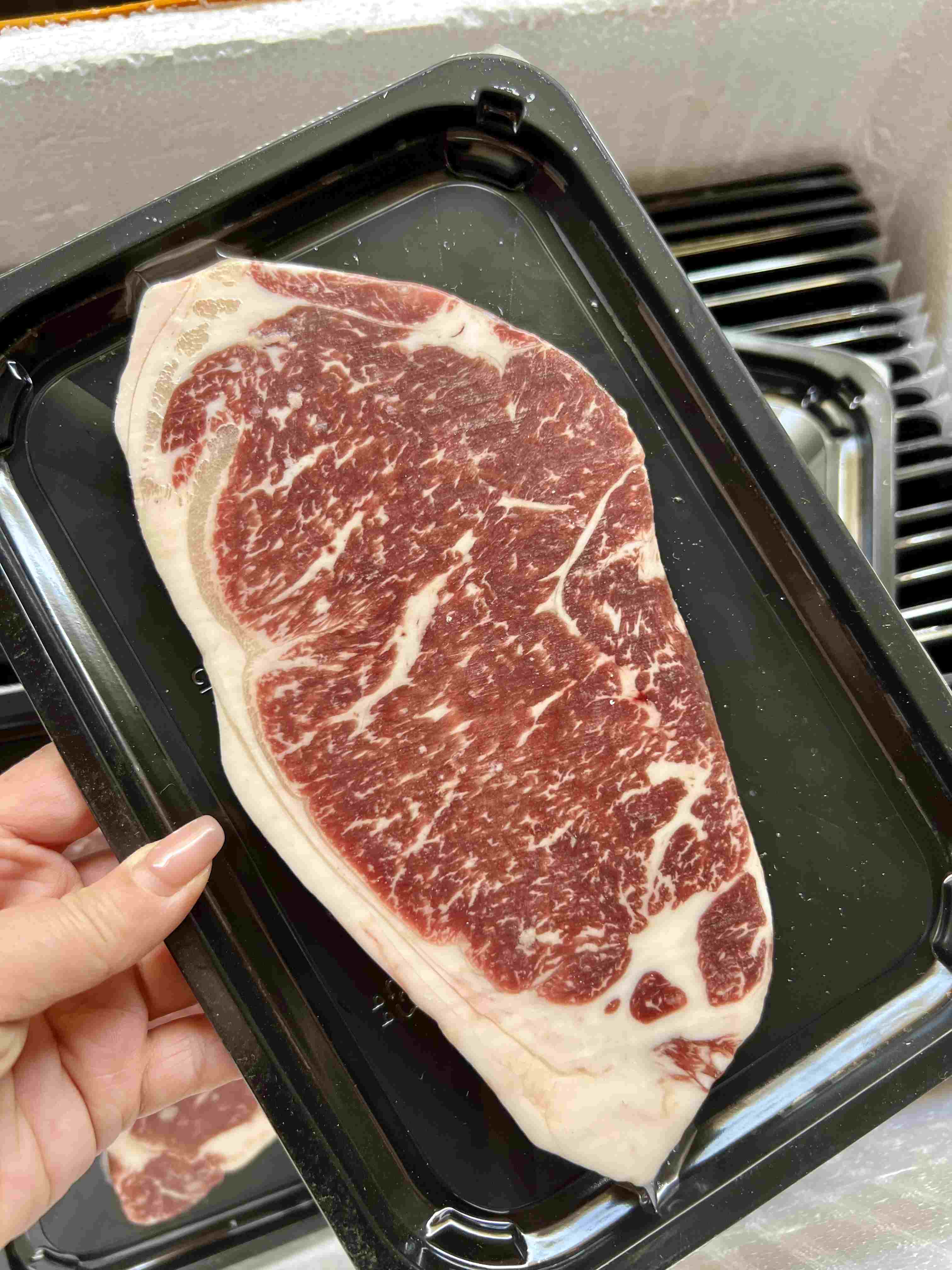 澳洲M3儿童西冷  清关日期新鲜，肉色鲜艳，花纹漂亮，细嫩肉质，喷香有营养